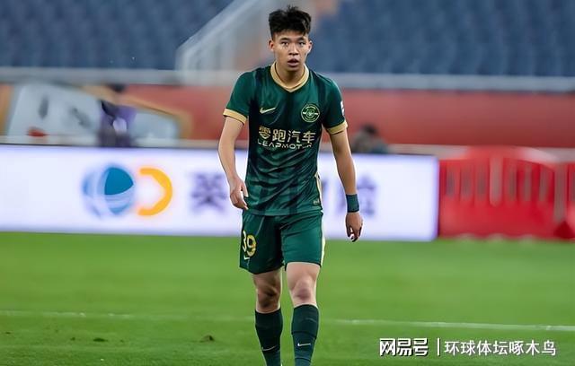 记者：马尤卢即将与巴黎续约，新合同将至2031年